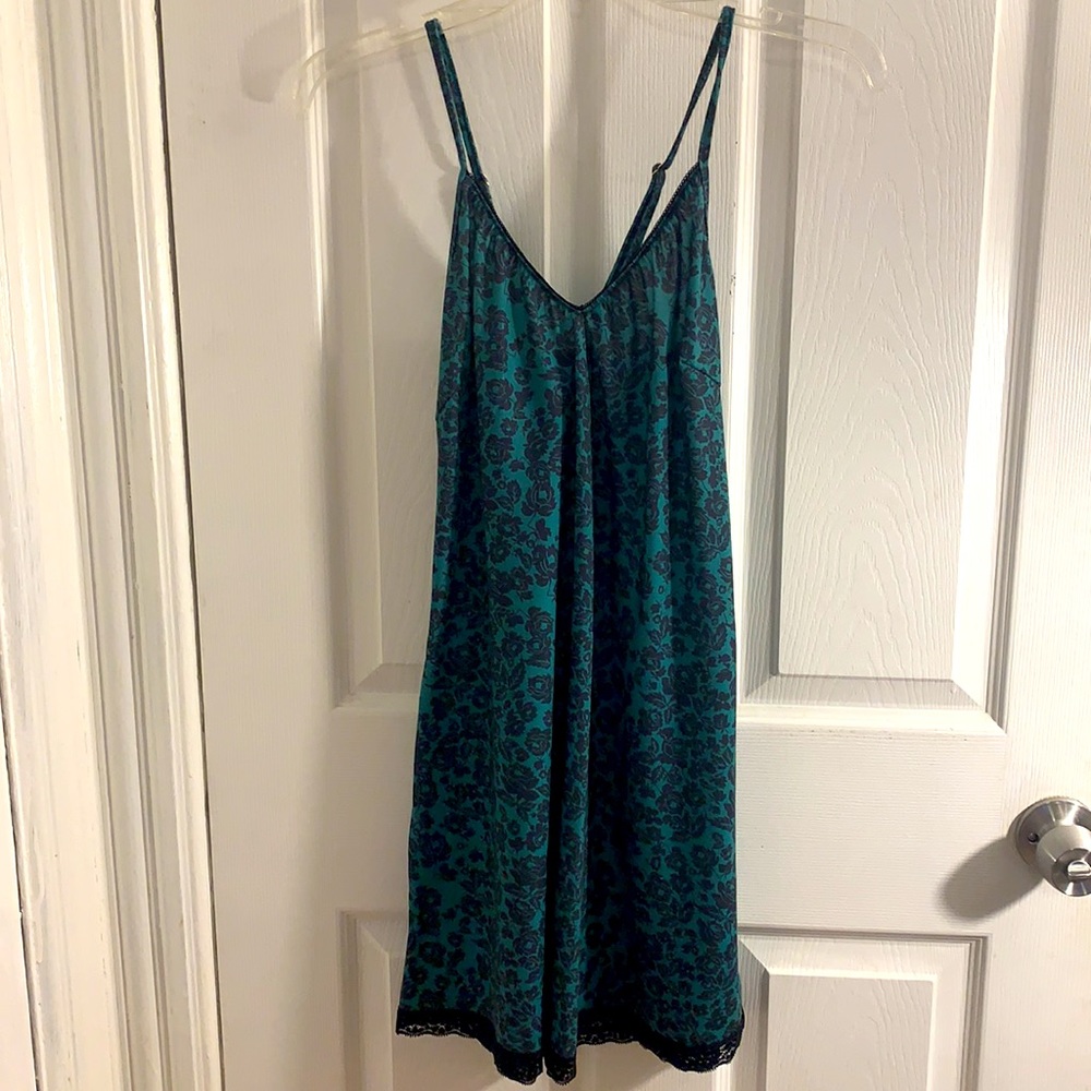 ModCloth Breakfast for Dinner Green Flowered Nightgown, Size Small